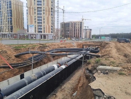В Зашекснинском районе Череповца завершают строительство новой теплотрассы