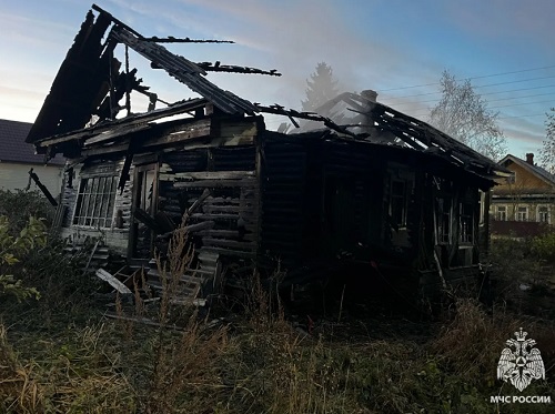 На пожаре в Тотьме погиб мужчина На пожаре в Тотьме погиб мужчина