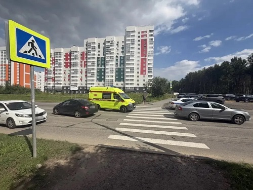 9-летняя девочка на самокате пострадала в ДТП в Череповце
