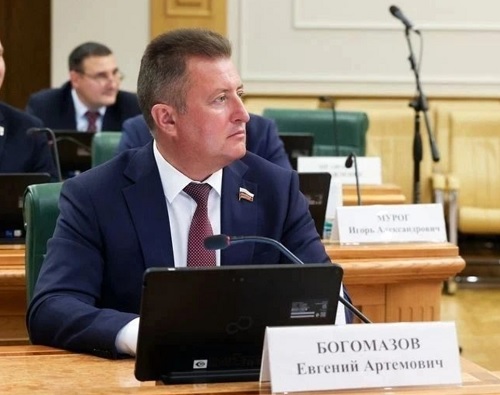 Сенатор от Вологодской области Евгений Богомазов слагает полномочия